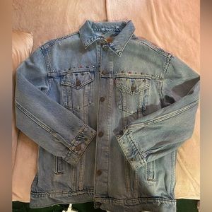 levi’s denim jacket